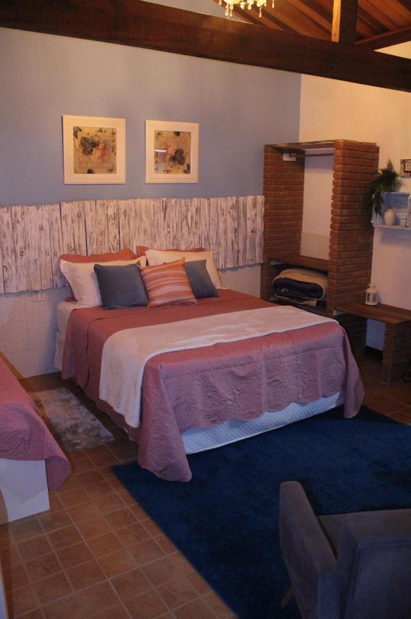 Chale Pico Agudo Hotell Santo Antônio do Pinhal Exteriör bild