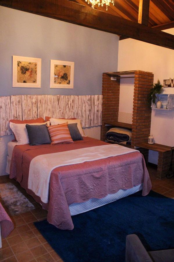 Chale Pico Agudo Hotell Santo Antônio do Pinhal Exteriör bild
